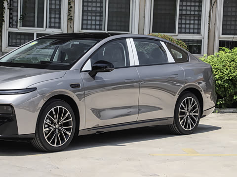2027�� 590������