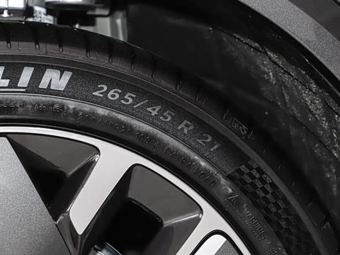 2025�� Pro ���ܻ��°�