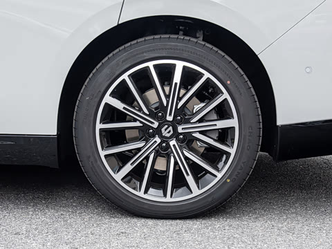 2027�� 590������