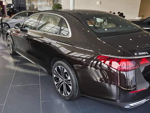 2026�� E 300 L ������