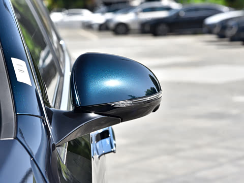 2026�� �Ŀ� E 300 L ������