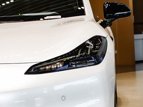 2025�� 710 Max��