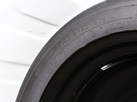 2025�� 2.0L XL-TLS ������