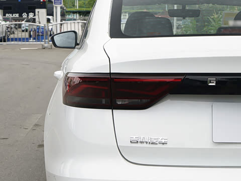 2027�� ���� 1.5L CVT������