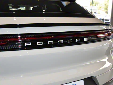 2026�� Cayenne Coup�� 3.0T