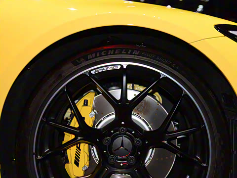 2025�� AMG GT 63 4MATIC+