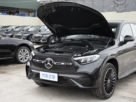 2026�� �Ŀ� GLC 300 4MATIC ����SUV