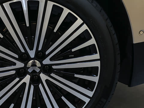 2026�� 102kWh ����ǩ����