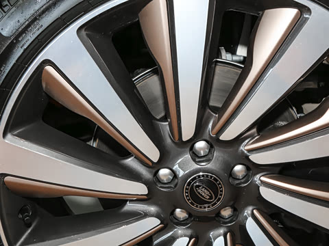 2025�� 3.0 L6 400PS SV���ٴ����ӳ��� 4��