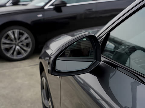 2026�� 200���������� 40 TFSI ���������� B&O ��ҹ��