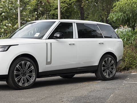 2026�� 3.0 L6 400PS AB�����