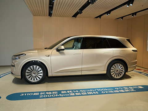 2025�� Ultra ������