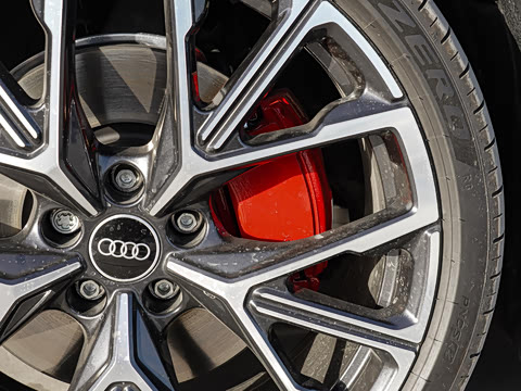 2026�� TFSI quattro 200kW �콢������