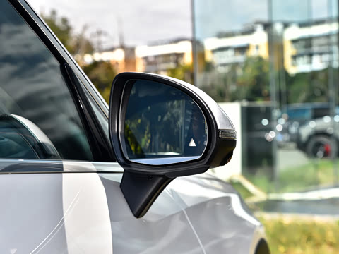 2026�� GLC 260 L 4MATIC �����