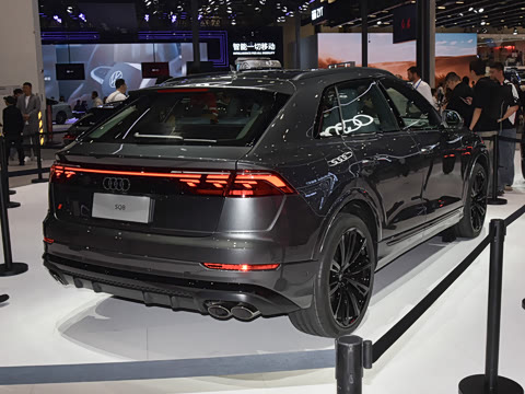 2026�� 4.0 TFSI 