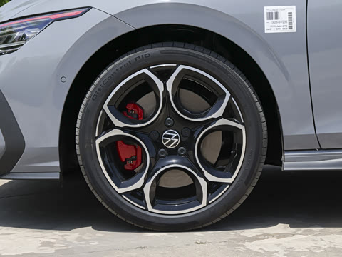 2026�� 380TSI DSG GTI