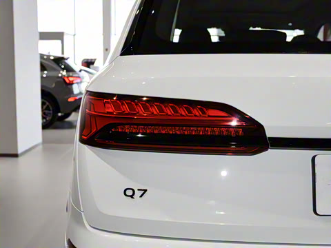 2025�� 55 TFSI quattro S line����ʿ��