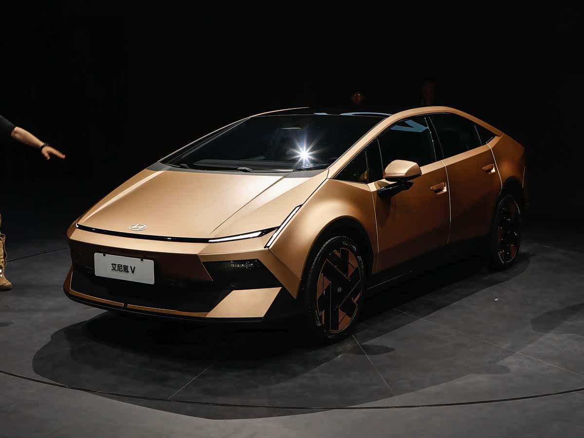 Hyundai IONIQ V