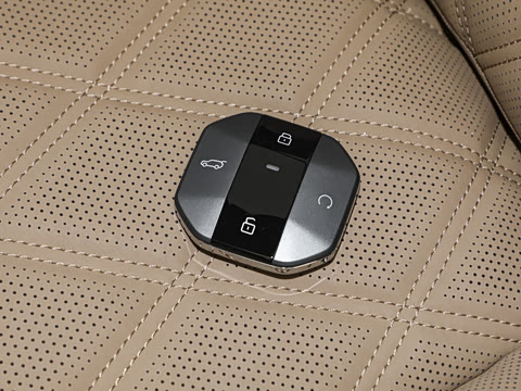 2026�� PLUS 2.0TD XWD����+ 7��