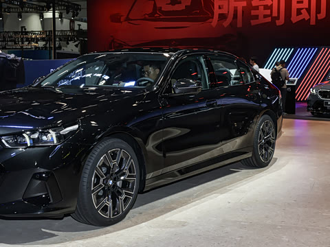 2026�� �Ŀ� 530Li ������ M�˶���װ