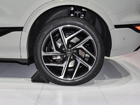 2026�� quattro Ǭ���Ǽݰ�