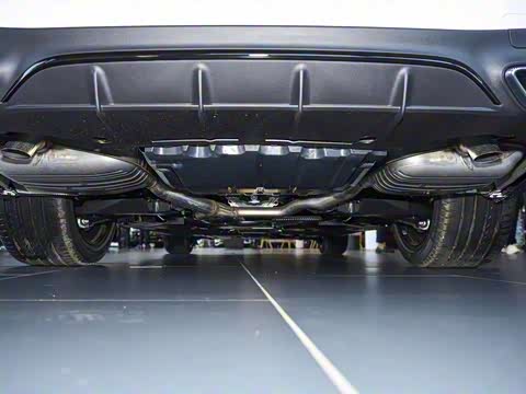 2025�� �Ŀ� E 300 �������˶���