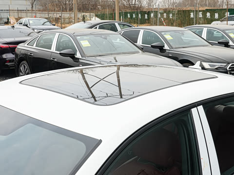 2026�� 200���������� 40 TFSI ����������