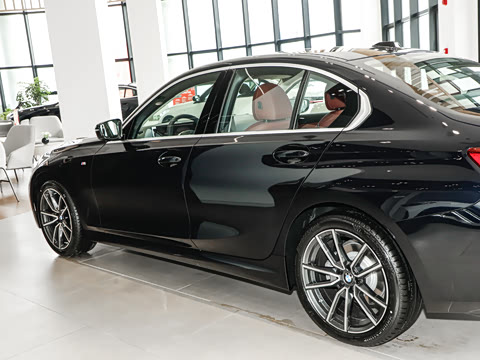 2026�� 325i M�˶���װ