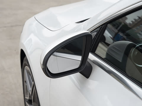 2025�� CLA 200 ���ܳ�