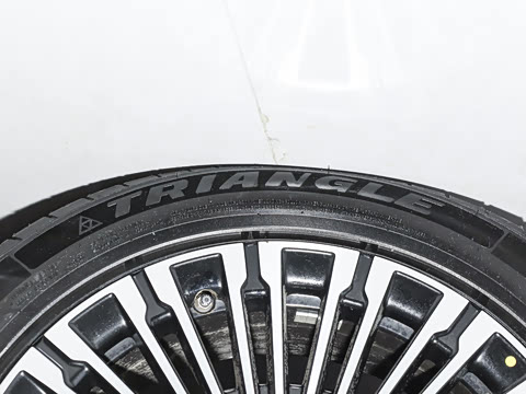 2026�� ���̰� 230����� 7��