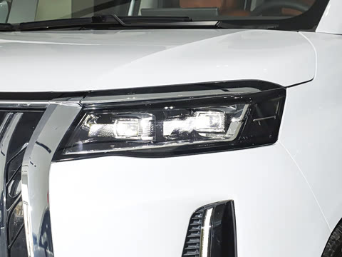 2026�� ���̰� 230����� 7��