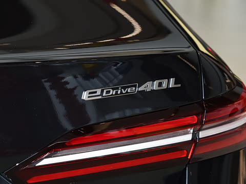 2026�� �Ŀ� eDrive 40L M�˶���װ