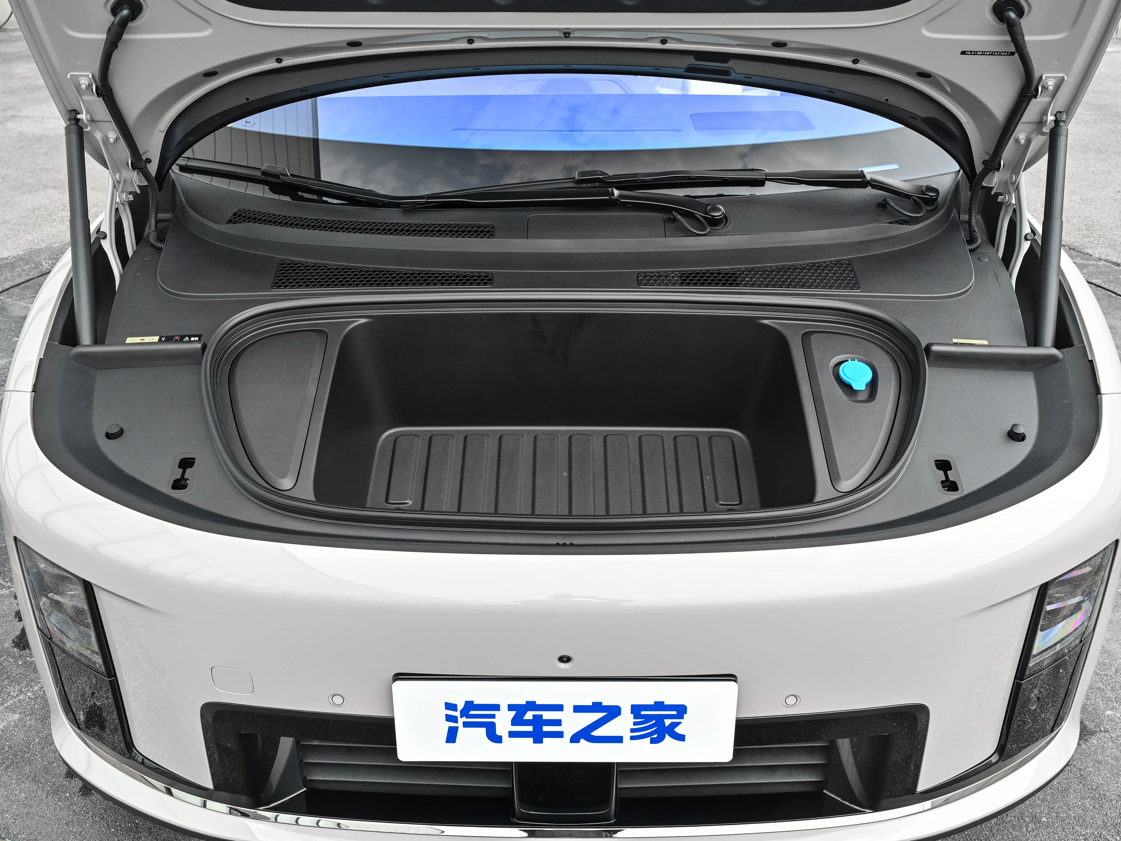 Li Auto i8, миниатюра 2