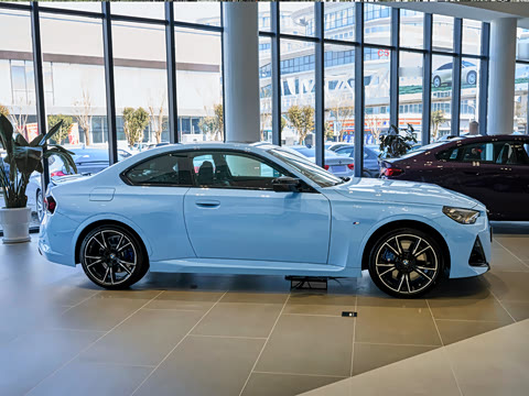 2026�� M240i xDrive