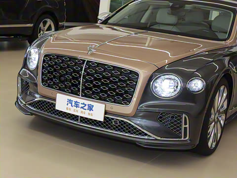 2026�� 4.0T V8 Mulliner