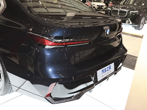 2026�� 735Li M�˶���װ