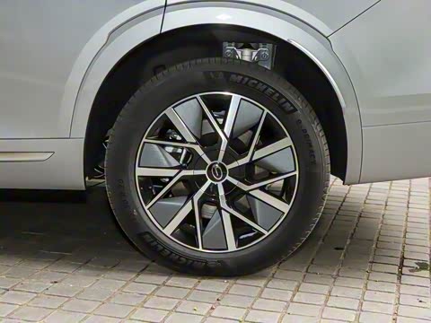 2025�� Ǭ�� UItra 6��