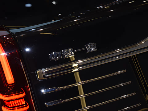 2026�� 4.0T V8 ��ϼ���ư�