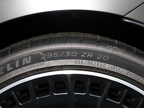 2025 Ŀ AMG CLE 53 4MATIC+ ܳ