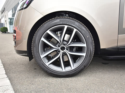 2026�� 3.0 L6 400PS HSE�����