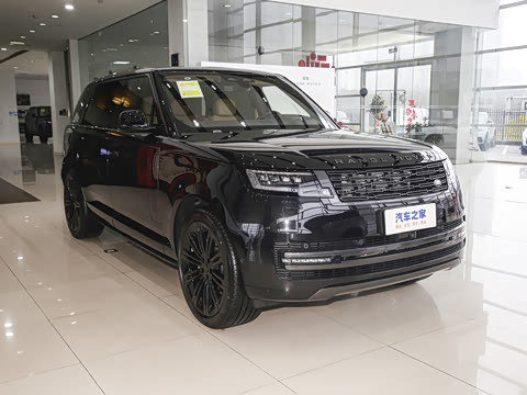 2026�� 3.0 L6 400PS SE�����