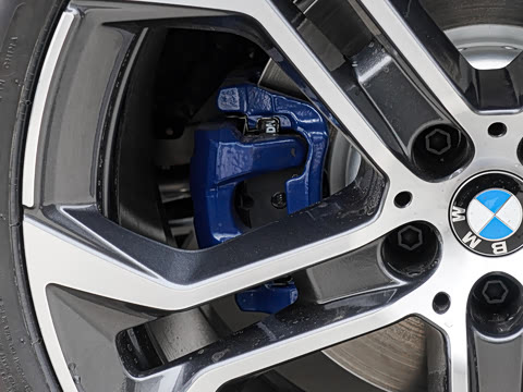 2026�� �Ŀ� xDrive 40Li M�˶���ҹ��װ