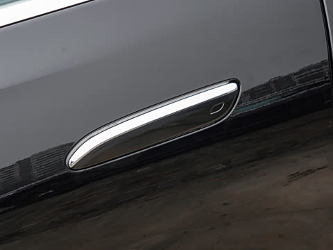 2026�� �Ŀ� E 300 L ʱ����