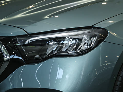 2026�� �Ŀ� E 300 L ������