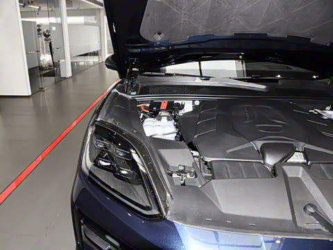 2026�� Cayenne Coup�� 3.0T