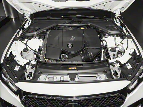 2025�� �Ŀ� E 260 �˶���