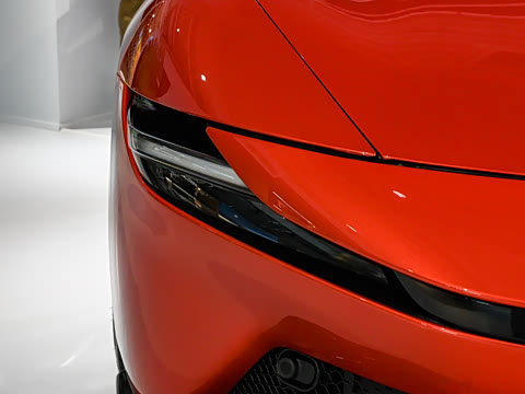 2026�� 3.9T V8 Spider