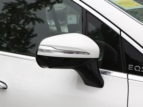 2025�� EQS 680 ���ݰ�