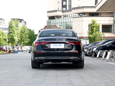 2026�� �Ŀ� E 300 L �����