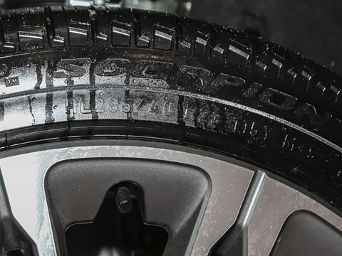 2026�� 3.0 L6 400PS AB�����